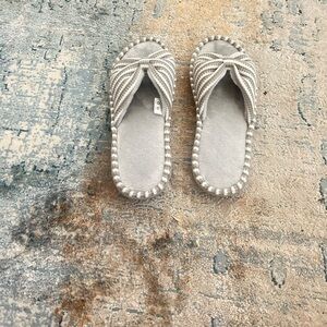 Dearfoams Grey & White Memory Foam
Striped Slippers